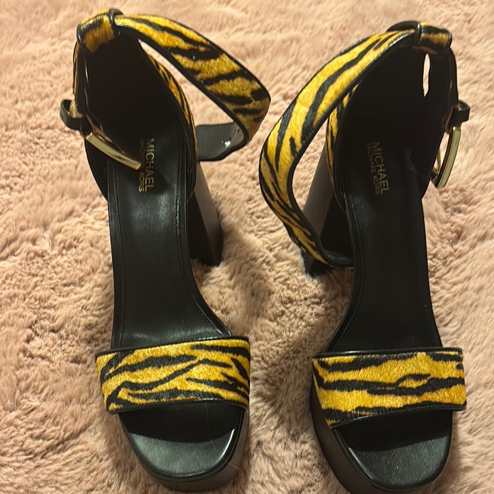 Michael Kors Women's Black and Yellow Heels